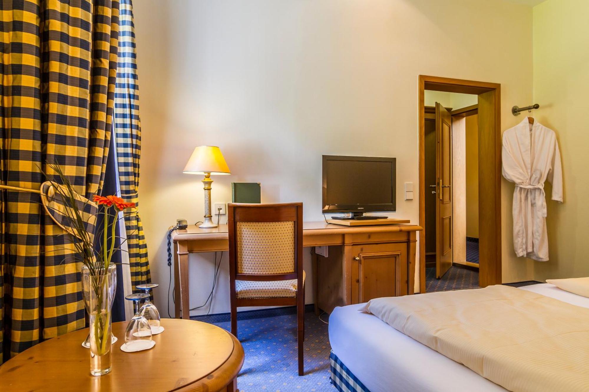 Waldhotel Bad Sulzburg Rum bild
